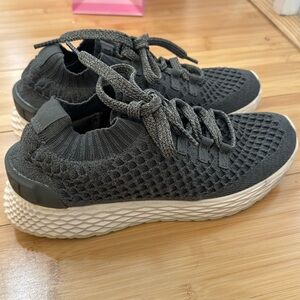 Women’s Nobull runners size 9 (7.5 men)